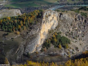 falaise pouit hautes alpes