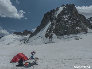 installation tente combe maudite chamonix mont blanc