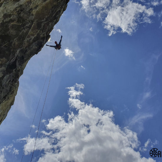 Rappel sur la falaise de Balme