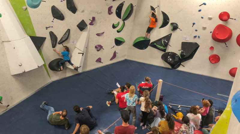 competition escalade bloc boulder climbing